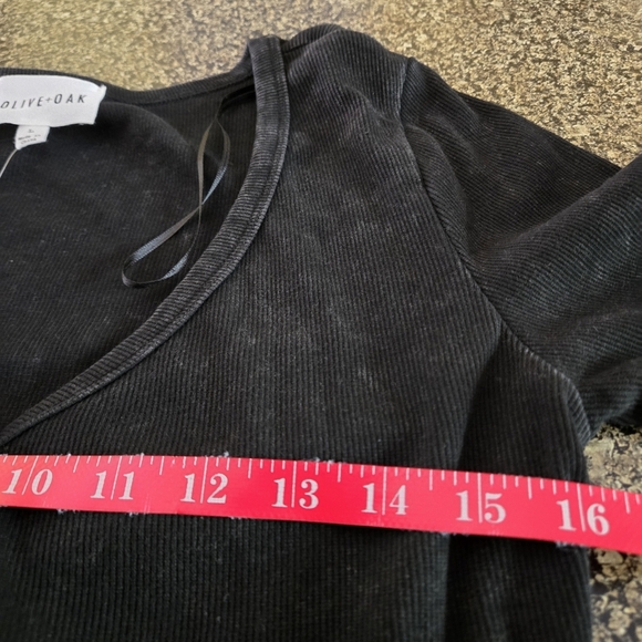 OLIVE + OAK Black Mineral Wash Crop Cardigan Snap Front Women’s L NWT - Picture 8 of 14